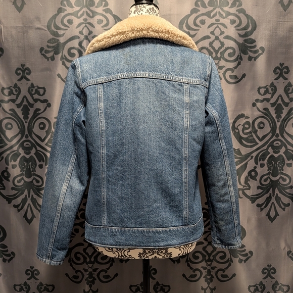 Idyllwind Reversible Sherpa Blanket Denim Jacket- Aztec/Medium Wash - Picture 5 of 7